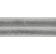 Graue Trittstufe mit Rillenprofil