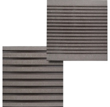 Terrassendielen aus Holz mit geriffelter Oberfläche