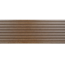 Nahaufnahme von Terrassendielen aus Holzwerkstoff