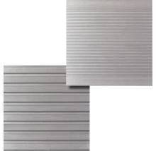 Graue gerillte Fliese mit horizontalem Muster