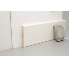 Sockelleiste aus Holz mit glatter Oberfläche