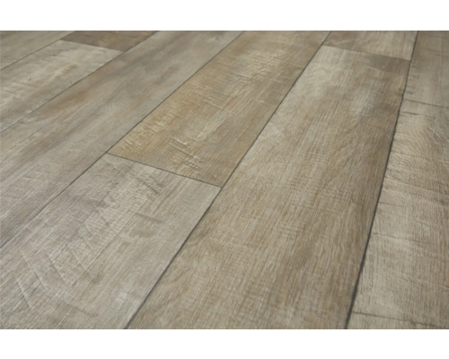 Verlegter Laminatboden in Holzoptik