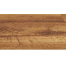 Nahaufnahme eines Laminatbodens in Holzoptik