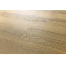 Nahaufnahme von verlegten Laminatbodenpaneelen