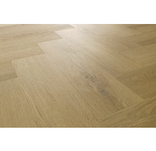 Verlegung von hellem Vinylboden im Fischgrätenmuster