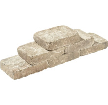 Gestapelte Pflastersteine für den Außenbereich