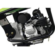 Detailansicht des Motors eines Stromerzeugers.