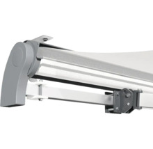 Detailansicht einer Gelenkarmmarkise mit Montageelementen