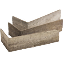 Drei Eckverblender aus Stein