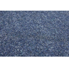 Nahaufnahme eines blauen Teppichbodens mit strukturierter Oberfläche