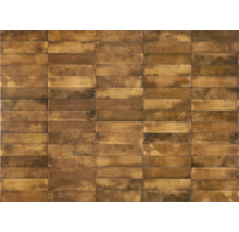 Rechteckige Bodenfliesen mit rustikaler Oberfläche