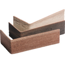 Drei Eckverblender aus Stein