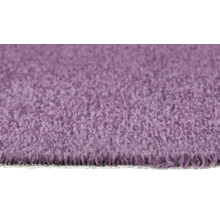 Nahaufnahme eines lila Teppichs