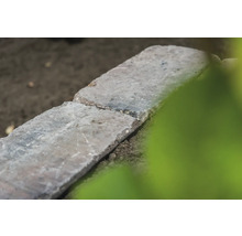 Nahaufnahme von Gartenmauersteinen