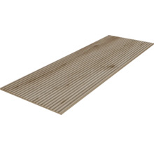 Terrassendiele aus Holz mit geriffelter Oberfläche