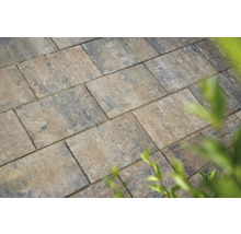 Rechteckige Pflastersteine aus Stein für den Außenbereich