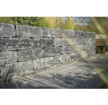 Gartenmauer aus Betonsteinen