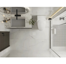 Ansicht von oben eines hellen Badezimmers mit Waschtisch, Toilette und Dusche