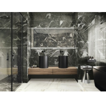 Modernes Badezimmer mit dunklen Marmorfliesen, Waschtischunterschrank und runden Aufsatzwaschbecken