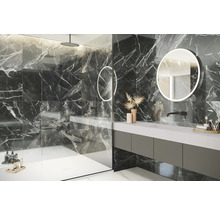 Modernes Badezimmer mit Marmorfliesen, Waschtisch und runden Spiegeln mit Beleuchtung