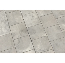 Verlegte Pflastersteine aus Beton für den Außenbereich