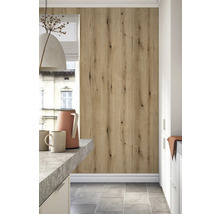 Küchenwand mit Holzdekorfolie