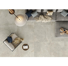 Ansicht von oben von Fliesen in Wohnzimmeratmosphäre mit Sitzmöbeln und Beleuchtung