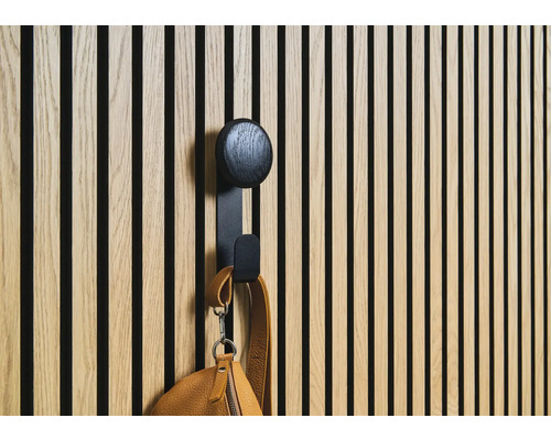Produktbild 2 (groß) Holzwand mit Haken und Handtasche