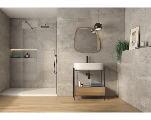 Modernes Badezimmer mit Dusche, Waschbecken und grauen Fliesen