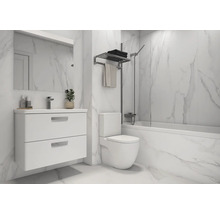 Helles Badezimmer mit Waschbeckenunterschrank, Toilette und Badewanne