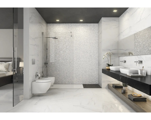 Modernes Badezimmer mit Dusche, Toilette, Bidet und Doppelwaschtisch
