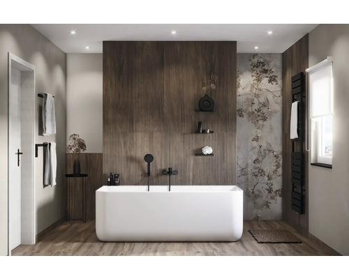 Produktbild 3 (groß) Modernes Badezimmer mit freistehender Badewanne, Holzverkleidung und floralen Akzenten.
