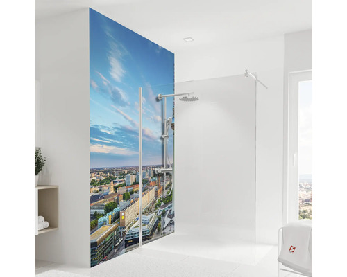 Begehbare Dusche mit Stadtmotiv auf der Duschwand