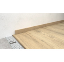 Verlegung von Laminatboden mit Sockelleiste