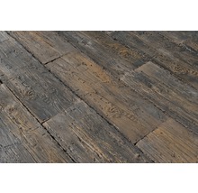 Gehwegplatten mit Holzoptik verlegt