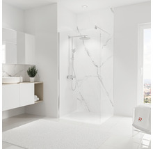 Modernes Badezimmer mit ebenerdiger Dusche, Waschtisch und weißem Teppich
