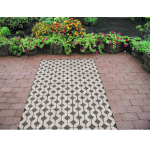 Gartenweg mit Rasengittersteinen und Pflastersteinen