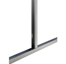 Detailaufnahme eines Deckenprofils aus Metall für den Trockenbau