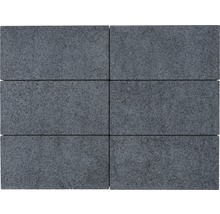 Sechs Pflasterklinker aus Stein