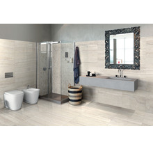 Modernes Badezimmer mit Dusche, Toilette, Bidet, Waschtisch und Spiegel