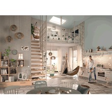 Heller Wohnraum mit Treppe zum Zwischengeschoss, Regalsystem, Dekoration und Spielbereich