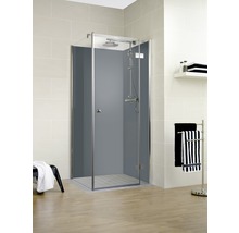 Badezimmer mit ebenerdiger Dusche, Duschkopf und Handbrause