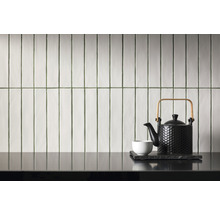 Wandfliesen im Querformat mit Teekanne und Tasse