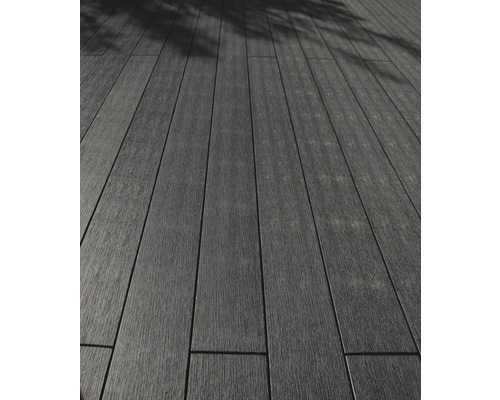 Produktbild 3 (groß) Terrassendielen aus Holz auf einer Terrasse
