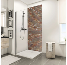 Badezimmer mit Duschkabine, Duschwanne und Mauerwerk-Design