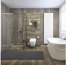 Helles Badezimmer mit Dusche, Toilette und Badewanne in einem modernen Design