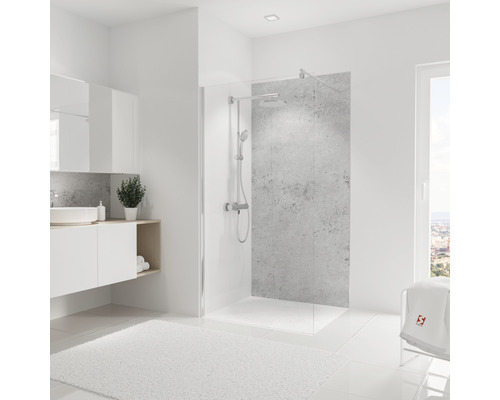 Badezimmer mit Duschabtrennung, Waschbecken und Badmöbeln in hellem Design