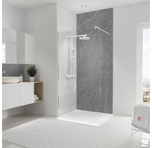 Modernes Badezimmer mit begehbarer Dusche, Waschtisch und weißem Teppich