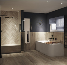 Modernes Badezimmer mit Badewanne, Dusche und Waschtisch