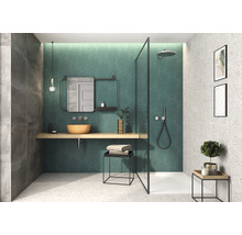 Modernes Badezimmer mit grünen hexagonalen Fliesen, Waschbecken und Dusche